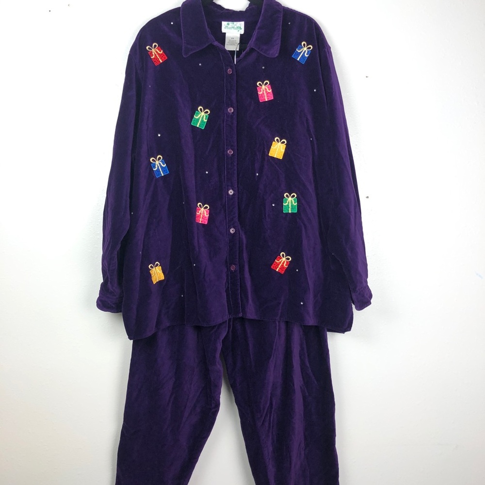 2/$30 Christmas Present velour matching set 2X